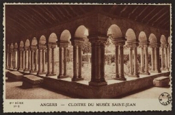 Angers - Cloître du musée Saint-Jean 