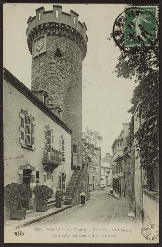 Vichy - La Tour de l'Horloge (IXVe siècle) construite par Louis II de Bourbon 