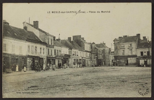 Le Mesle-sur-Sarthe (Orne) - Place du marché 