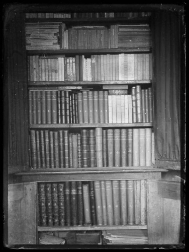 Bibliothèque de Marc Bry, rue Basses-Ruelles à Alençon, août 1929