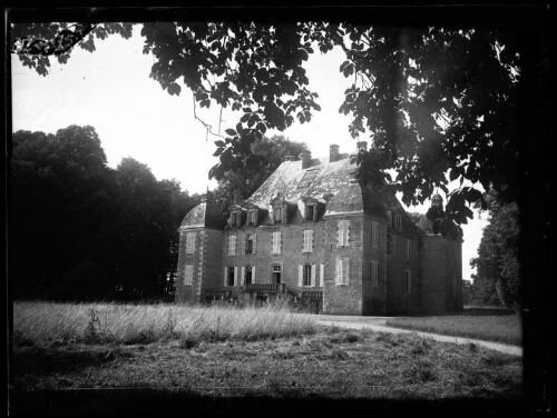 Aunay-les-Bois (Orne) : Château d'Aunay-les-Bois dans l'Orne près d'Essay