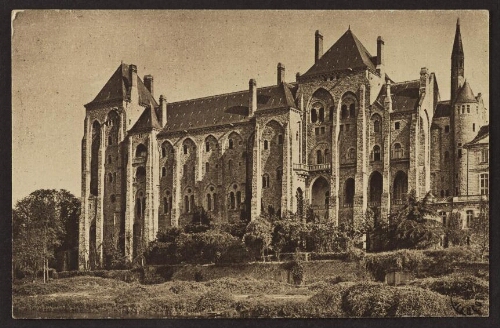 L'abbaye Saint-Pierre de Solesmes vue de la marbrerie Saint-Clément (Sarthe) 