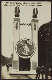 Fête de la Victoire - Paris 14 juillet 1919. Décoration du rond-point des Champs Elysées 