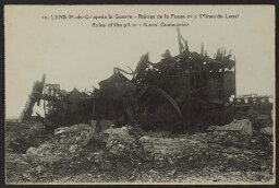 Lens (Pas-de-Calais) après la guerre - Ruines de la fosse n1 (Mines de Lens). Ruins of the pit n1 (Lens' coalworks) 