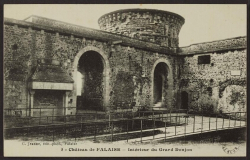 Château de Falaise - Intérieur du grand donjon