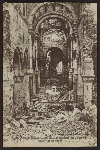 Albert (Somme) - Intérieur de la basilique - La grande nef. Interior of the basilic 