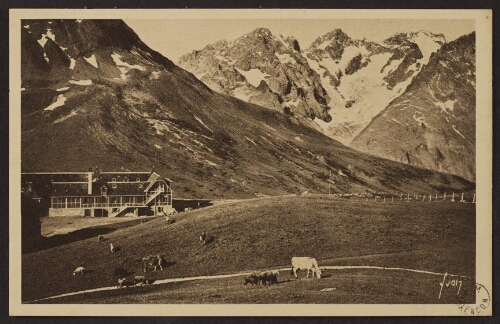 Le Lautaret (Hautes-Alpes). Chalet P. L. M. et massif de la Meije 