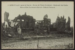Lens (Pas-de-Calais) après la guerre - Ruines de l'école Condorcet - Boulevard des écoles. Ruins of the Condorcet's school - School's bulwark 