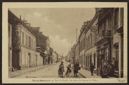 Thury-Harcourt - Rue de Condé, vue prise du bureau de tabac