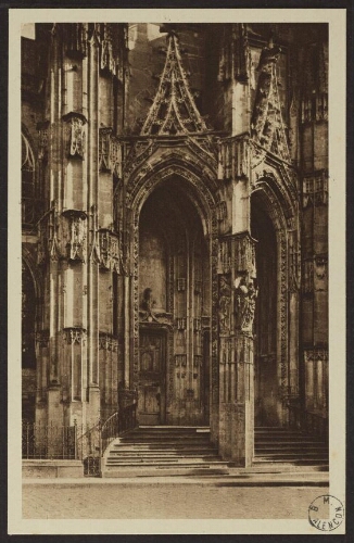 Argentan (Orne). Le portail de l'église Saint-Germain