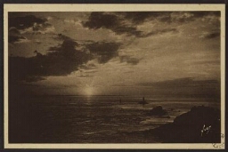 Pointe du Raz de Sein (Finistère). Coucher de soleil sur l'île de Sein 