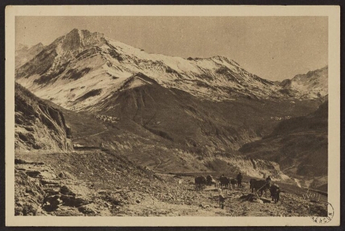 La douce France - Les Alpes. 7. Sur les hauteurs du Chazelet. A gauche, le massif des 3 Evêchés, à droite, le col du Lautaret