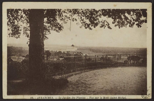 Avranches. - Le jardin des plantes - Vue sur le Mont-Saint-Michel