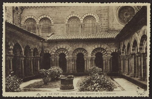 Le Puy - Le cloître roman-byzantin de la cathédrale 