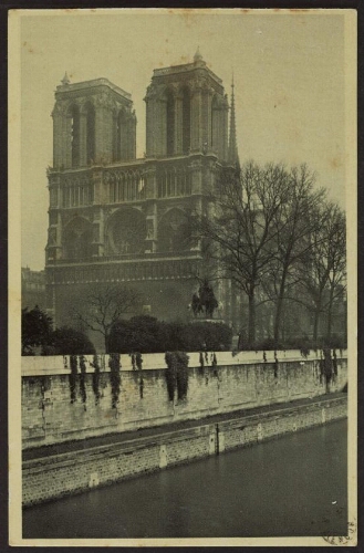 Notre-Dame de Paris. Façade principale. (Photo Sougez)