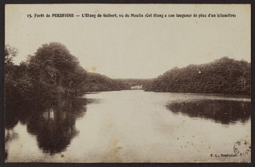 Forêt de Perseigne - L'étang de Guibert, vu du moulin (cet étang a une longueur de plus d'un kilomètre)