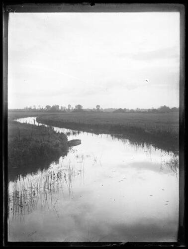 La Sarthe : cours d'eau à Saint Paul le 7 juillet 1929 à 17h30