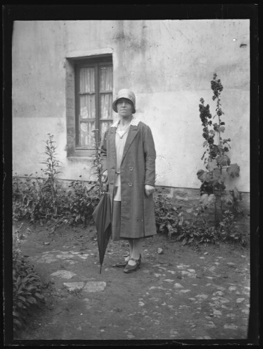 Juliette Bry, née Chevalier, mère de Marc Bry, à Louvagny le 4 août 1929