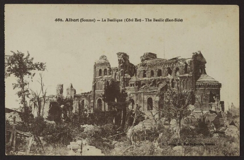 Albert (Somme) - La basilique (côté est) - The basilic (east-side) 