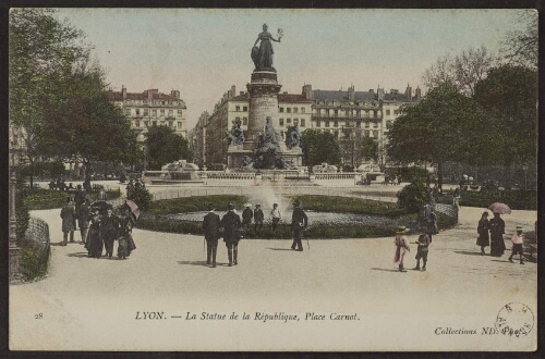 Lyon. - La statue de la République, place Carnot. Collections ND 