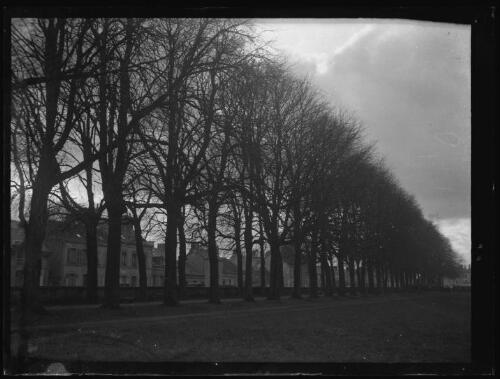 Alençon (Orne), espace de la Pyramide, autrefois cimetière Saint-Blaise, puis champ de foire, le 30 janvier 1930