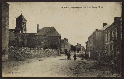 Le Ribay (Mayenne) - Entrée du bourg (N2) 