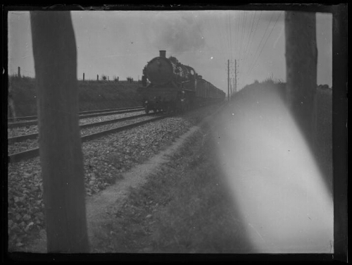 Train Caen-Le Mans à la sortie de la gare de Morteaux, le 3 août 1929
